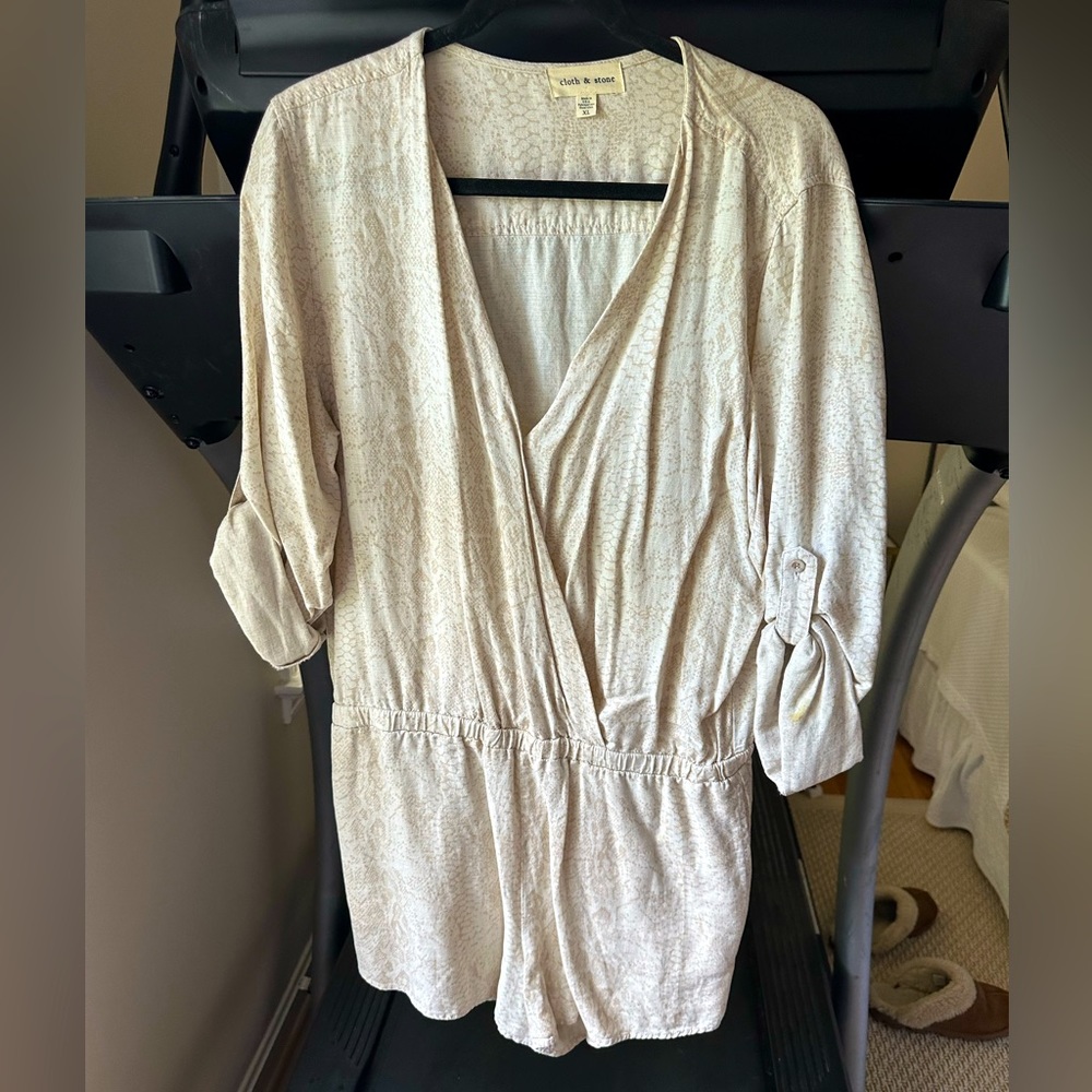 Cloth and Stone patterned romper, size XL